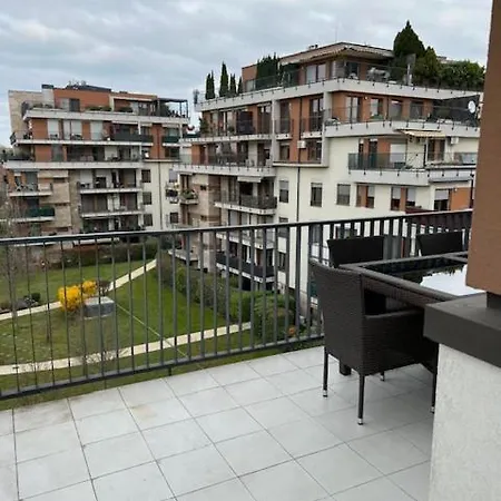 Lux Cordia With Free Parking Apartment