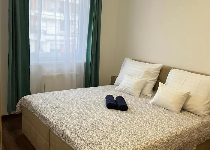 Lux Cordia With Free Parking Apartment